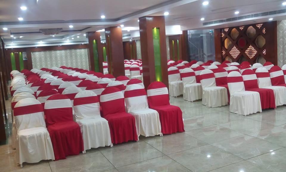 Hotel Ss Grand Lakhnau Kültér fotó