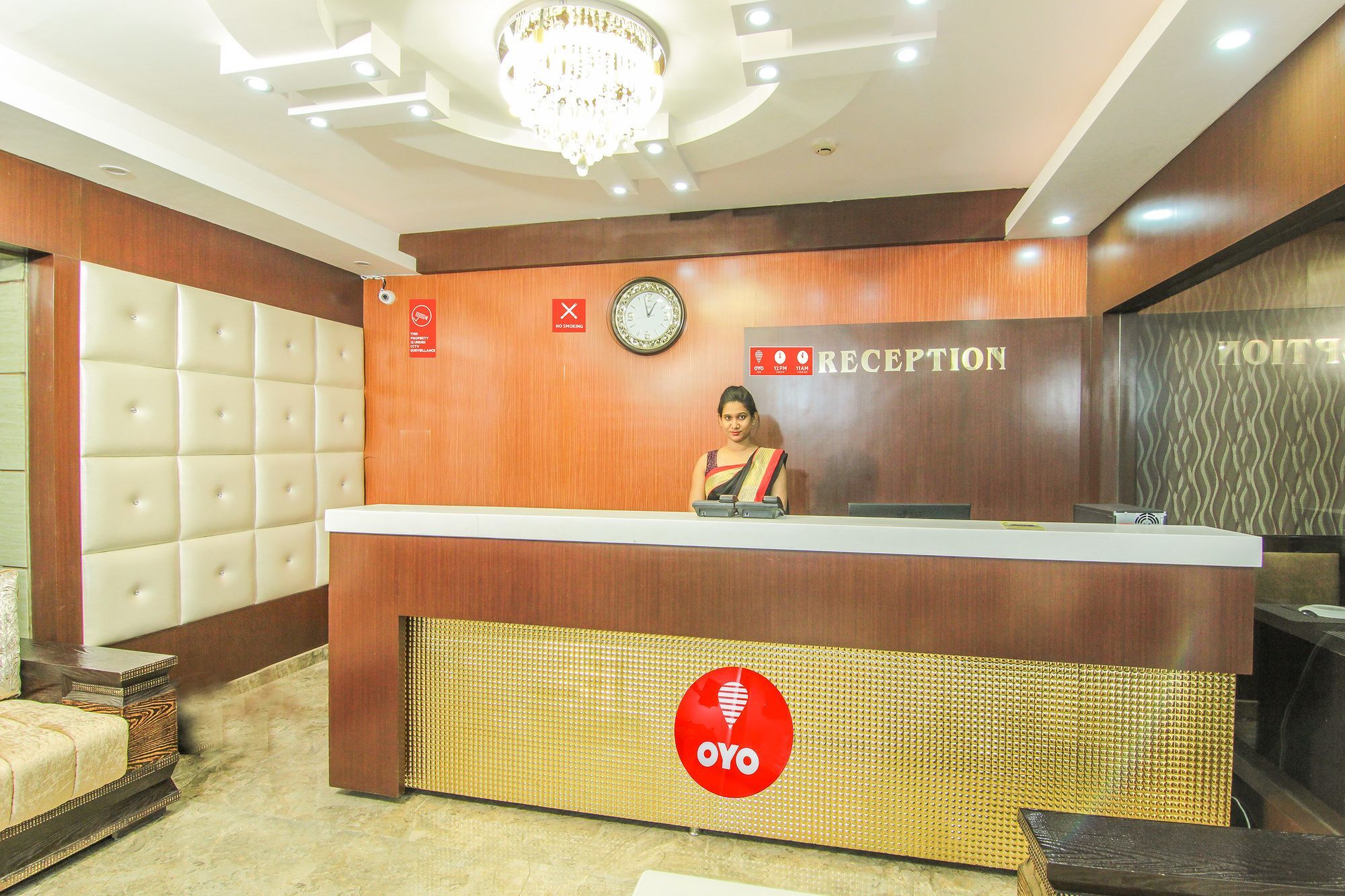 Hotel Ss Grand Lakhnau Kültér fotó